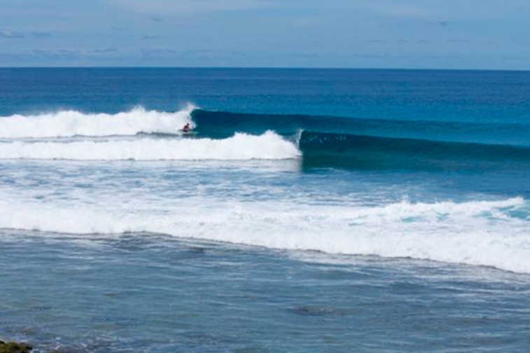 Hudhuranfushi surf resort Maldives